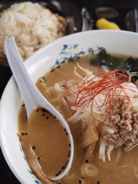 一心亭の 味噌ラーメンとからあげ 撮って 食べて 走って