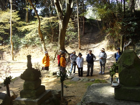 05.古都の歴史遺産を巡る(天満宮参道~政庁跡)_c0125356_23312319.jpg