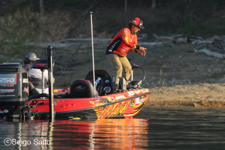 Bassmaster Elite Series #4 Douglas Lake, TN 初日_a0097491_1055121.jpg