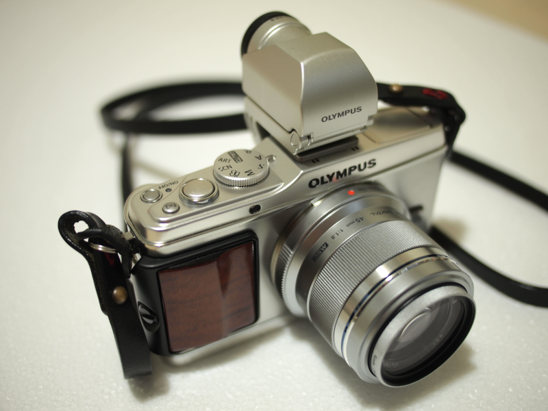 念願の'OLYMPUS 電子ビューファインダー「VF-2」'でしたが 念願の'OLYMPUS 電子ビューファインダー「VF-2」'でしたが