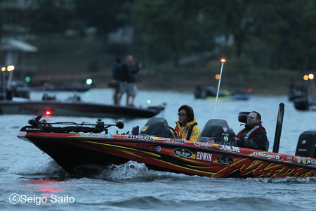 Bassmaster Elite Series #4 Douglas Lake, TN 2日目_a0097491_7351315.jpg