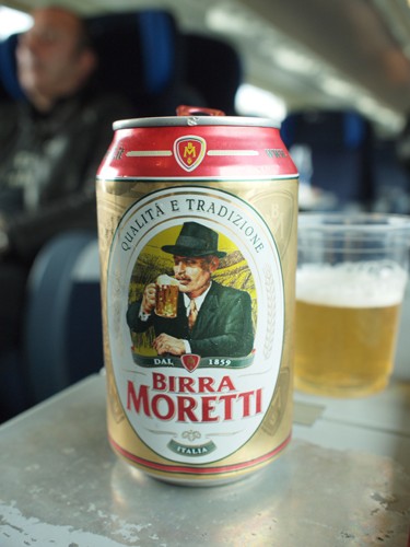 イタリアのビール　MORETTI_b0189103_1474227.jpg