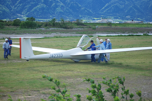 徳山ダムと揖斐川のグライダー_b0121333_0491215.jpg