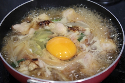 「賛否両論」の笠原式「炙り親子丼」でお昼ご飯。_e0192461_1610479.jpg
