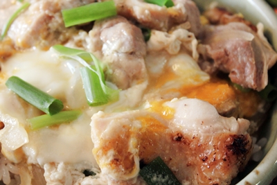 「賛否両論」の笠原式「炙り親子丼」でお昼ご飯。_e0192461_16121311.jpg