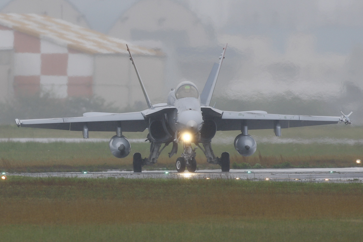 2012/5/2　RJTA　厚木基地_e0198461_0163758.jpg