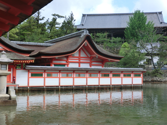 厳島神社へ_b0244372_841583.jpg