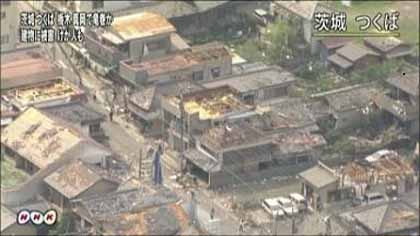 茨城 突風で建物倒壊30人以上けが_c0139575_17452678.jpg