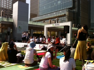 Yoga Aid Challenge in 東京ミッドタウン_a0002201_12224474.jpg