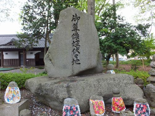 湖北「渡岸寺観音堂（向源寺）」国宝：十一面観音立像_f0120102_22595243.jpg