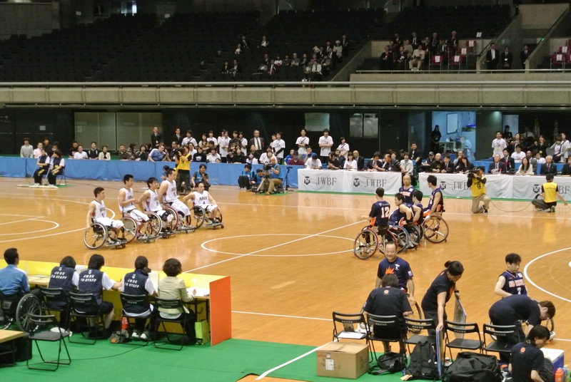 車椅子バスケットボール全日本選手権、3日目の決勝戦_e0089232_2001643.jpg