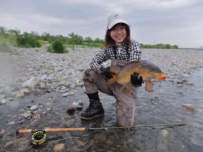多摩川のマルタ 鯉釣り 大谷泰子様 Fly Shop Loop To Loop Blog