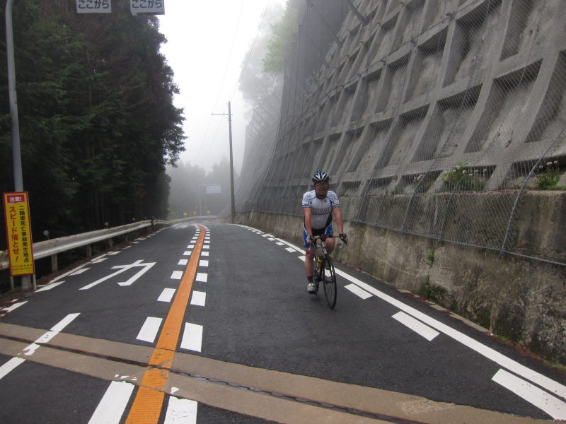 きつかったヒルクライム。雨でまったりへ-チャレンジ２００ｋｍ＆標高１０００ｍオーバー-金剛～高野山①_e0138081_4221718.jpg