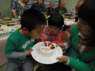 秋久保さん浦佐にようこそ！　　　孫「桜子」2歳の誕生会_b0092684_9494237.jpg