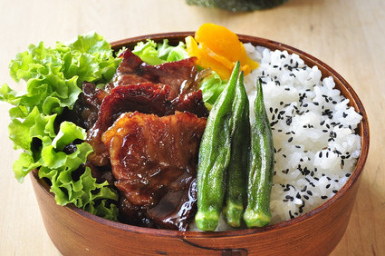 焼肉用の肉弁当と野球息子_b0171098_8555698.jpg