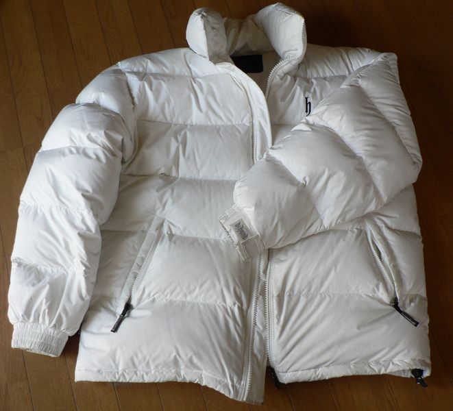 GYDA ホワイト ダウンジャケット 汚れはクレンジングでおとして（ ; ; ） GYDA ホワイト ダウンジャケット 汚れはクレンジングでおとして