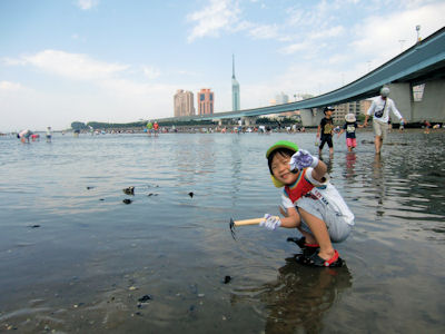 室見川で潮干狩り 西部リゾートのスタッフブログ 室見川で潮干狩り 西部リゾートのスタッフブログ
