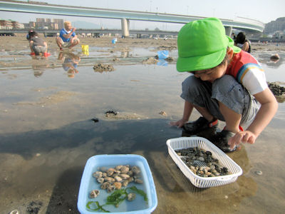 室見川で潮干狩り 西部リゾートのスタッフブログ