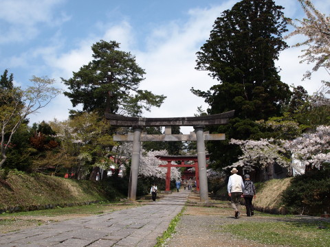 岩木山神社の*2012.05.09(弘前市)_b0147224_1675168.jpg