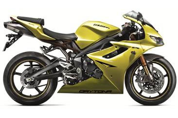 デイトナ675SE 発売!!_d0100125_18135785.jpg