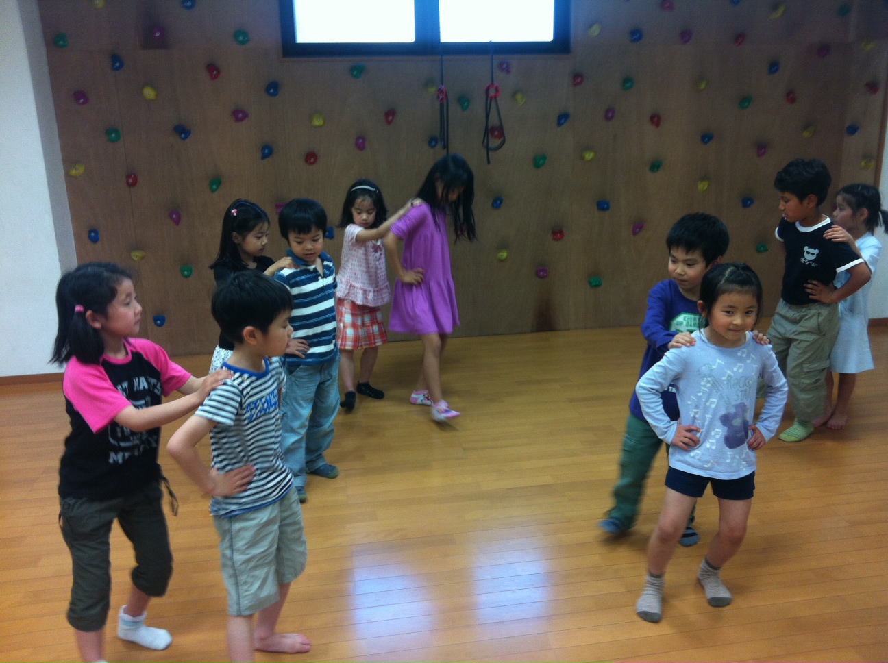曲に合わせてジェンカ Zippykids Today 荒川店 曲に合わせてジェンカ Zippykids Today 荒川店