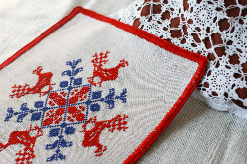 アーラパタクの編みクロスステッチ、ジメシュ地方のヴィンテージ