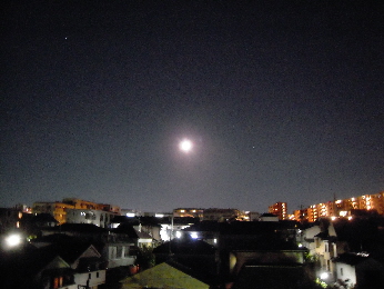 スーパームーン・・・?_e0033570_22353011.jpg