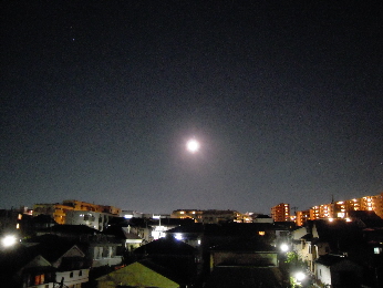 スーパームーン・・・?_e0033570_22361415.jpg