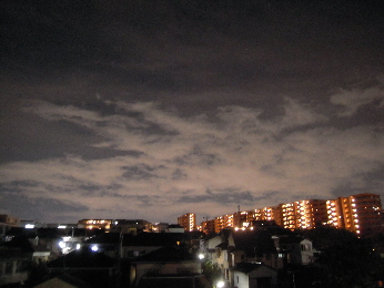 スーパームーン・・・?_e0033570_22364968.jpg