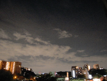 スーパームーン・・・?_e0033570_22371514.jpg