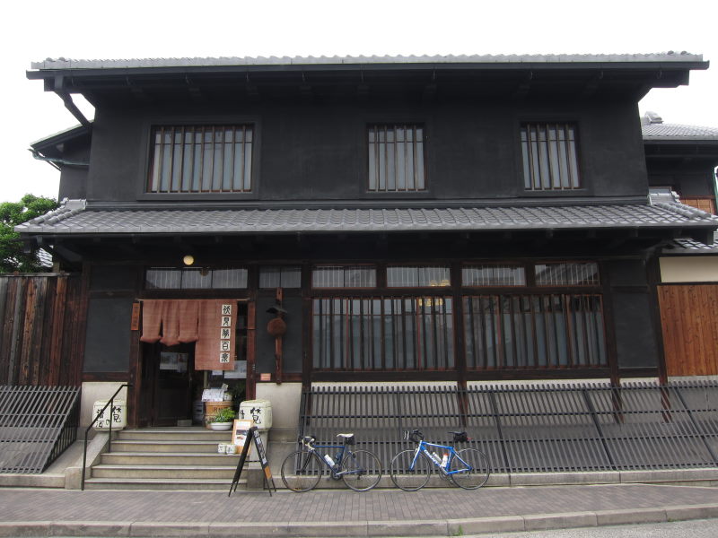 はやる気持ちを抑えて...伏見散策－開店したばかりのLunch Box京都本店でイェーイズの女子会開催①_e0138081_515031.jpg