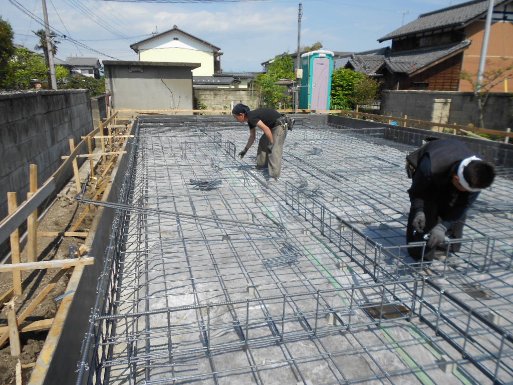 基礎工事中_c0066693_1859519.jpg
