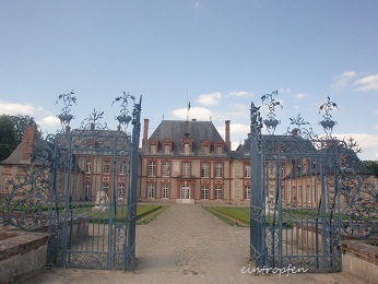 Chateau de Breteuil ☆ブルトイユ城_f0174549_14473058.jpg