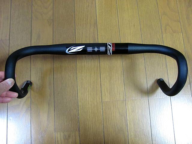 Wiggleからハンドルとステムが到着_d0036883_2325062.jpg