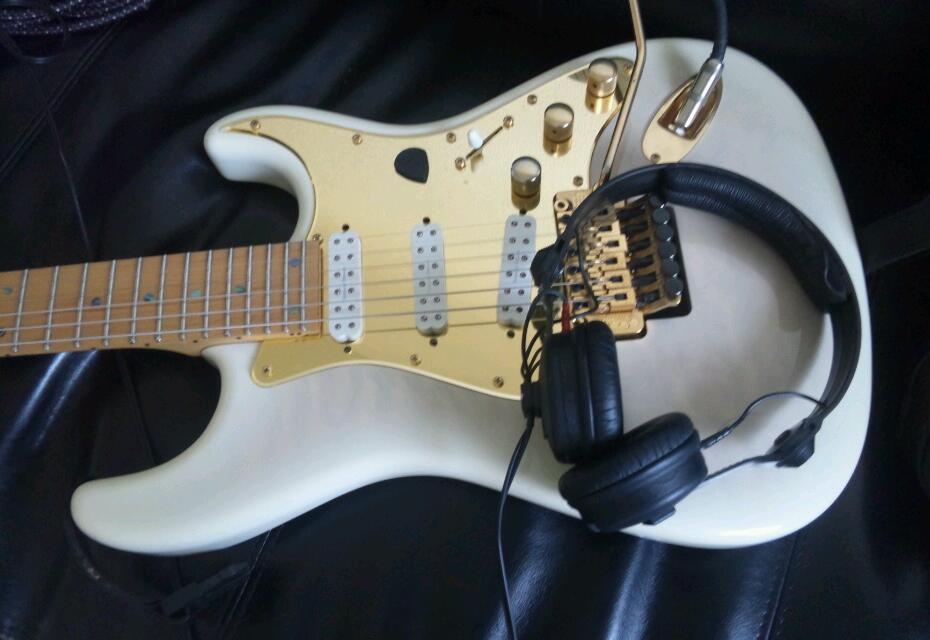 headphone_a0168628_13195424.jpg