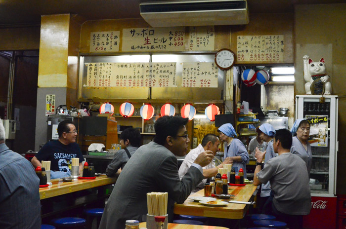 朝から、昼から、一日中飲める店。_a0271402_18101480.jpg