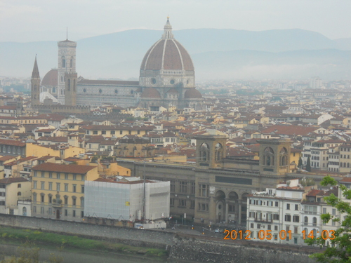 イタリア紀行 SEI stamattina Fireze_a0194908_1622424.jpg