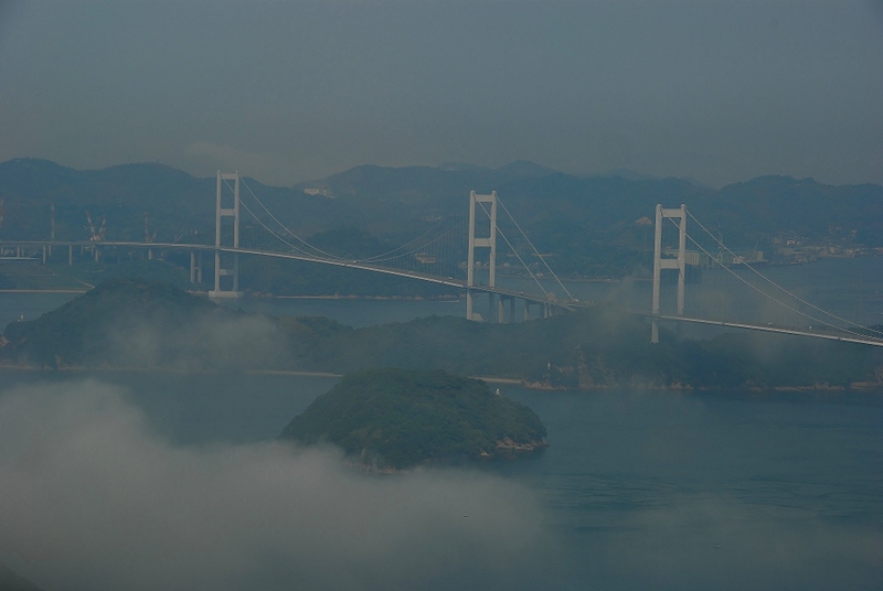 霧中の来島大橋_f0184314_20394964.jpg