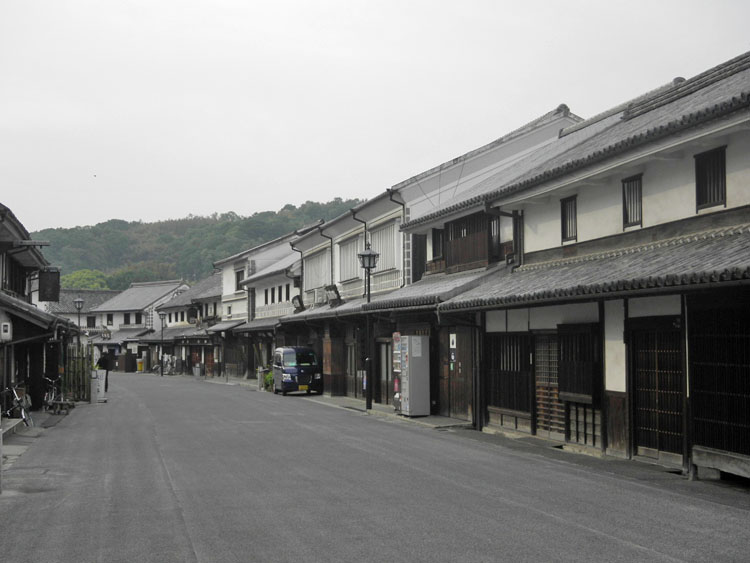 綺麗になった本町地区_f0130879_23272511.jpg
