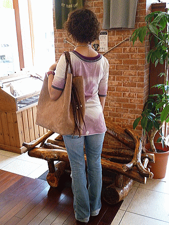 LEATHER TUNA 新作バッグ入荷!_e0087043_20365266.gif