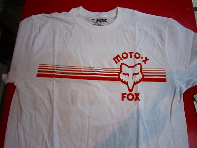 ＦＯＸ　ＮＥＷＴシャツ_d0070634_16385216.jpg