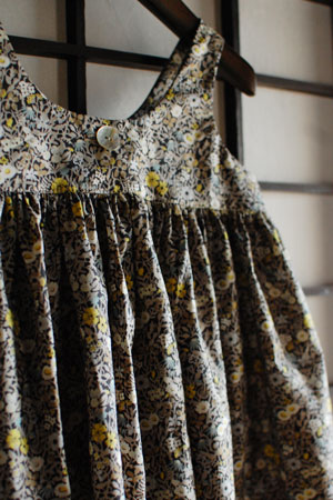 sleeveless blouse._d0227246_17571177.jpg