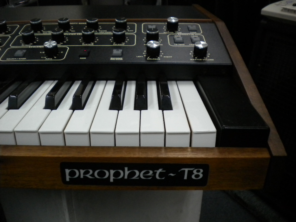SEQUENTIAL CIRCUITS prophet-T8試奏記 : 風流音色まねゑもん SEQUENTIAL CIRCUITS prophet-T8試奏記 : 風流音色まねゑもん