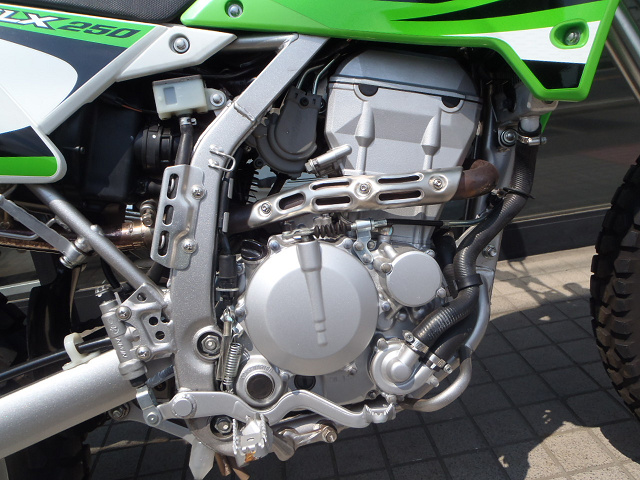 KLX250とKLX250(*｀ε´*)ノ : ピットクルー 『和田ぽんの泥日記』