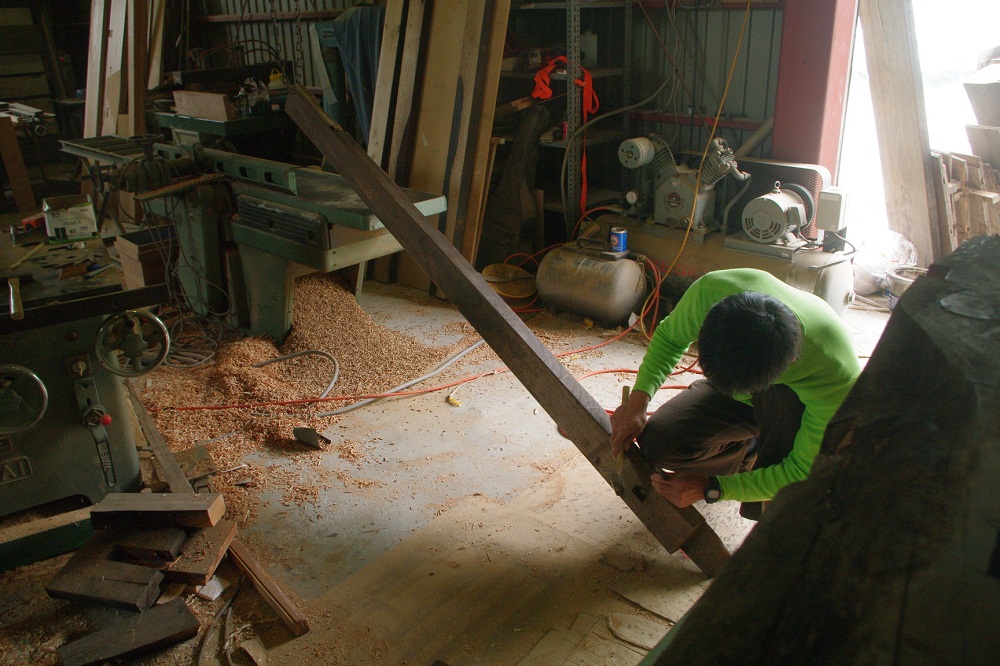 Holzwerk、製作ラッシュ到来!!!古材再生(Rewood)_e0203442_491513.jpg