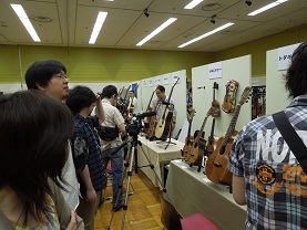 TOKYOハンドクラフトギターフェスティバル2012_f0045667_17352912.jpg
