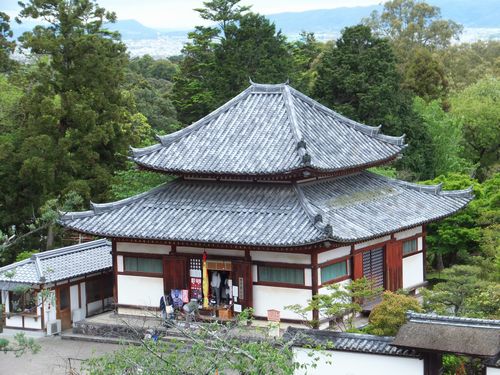 東大寺散策：四月堂から南大門までぶらりぶらり_f0120102_9483546.jpg