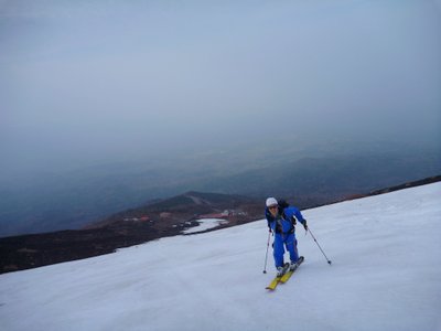 【滑走レポ　2012.5.17】　Mt.Fuji Backcountry＠富士山BC_e0037849_811376.jpg