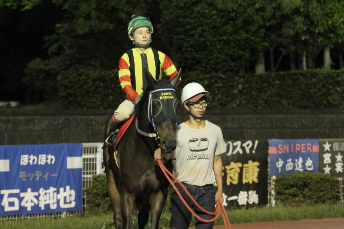 2012年5月19日（土） 高知競馬 11R 四万十の花菖蒲特別 B-1選抜馬_a0077663_724473.jpg