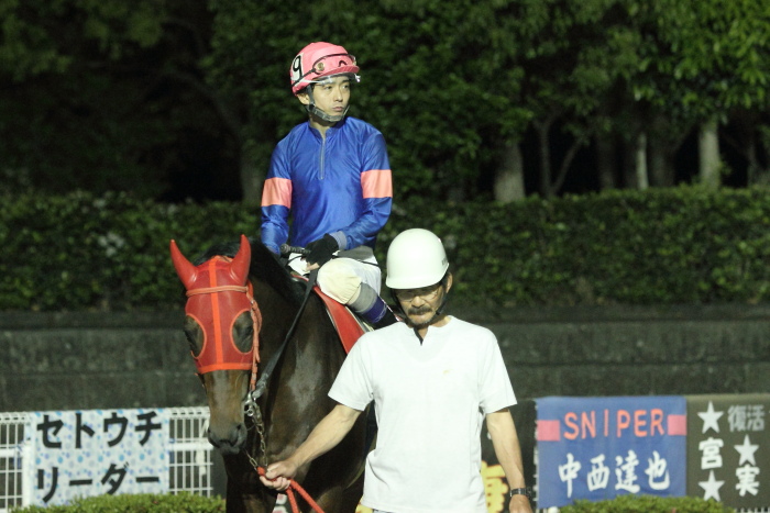 2012年5月19日（土） 高知競馬 11R 四万十の花菖蒲特別 B-1選抜馬_a0077663_7245348.jpg